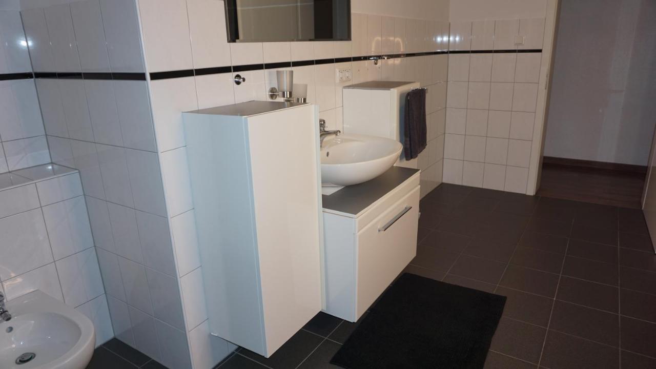 M&M Apartment Duesseldorf Нойс Экстерьер фото