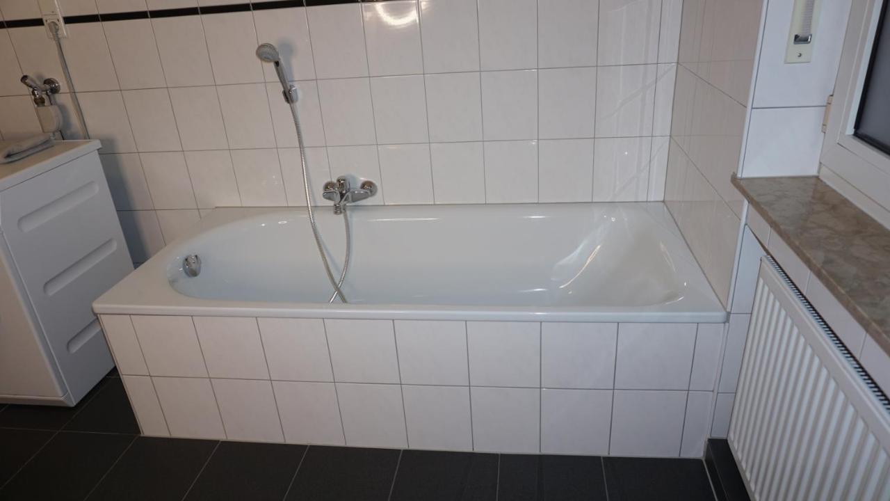 M&M Apartment Duesseldorf Нойс Экстерьер фото